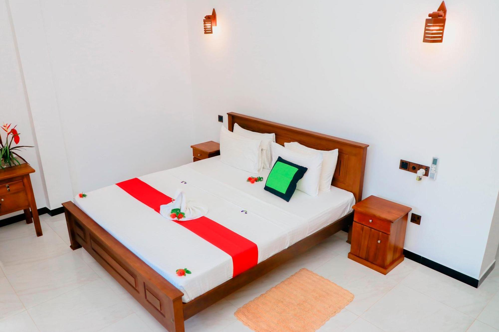 Dk Zur Einkehr Hotel Ахангама Экстерьер фото