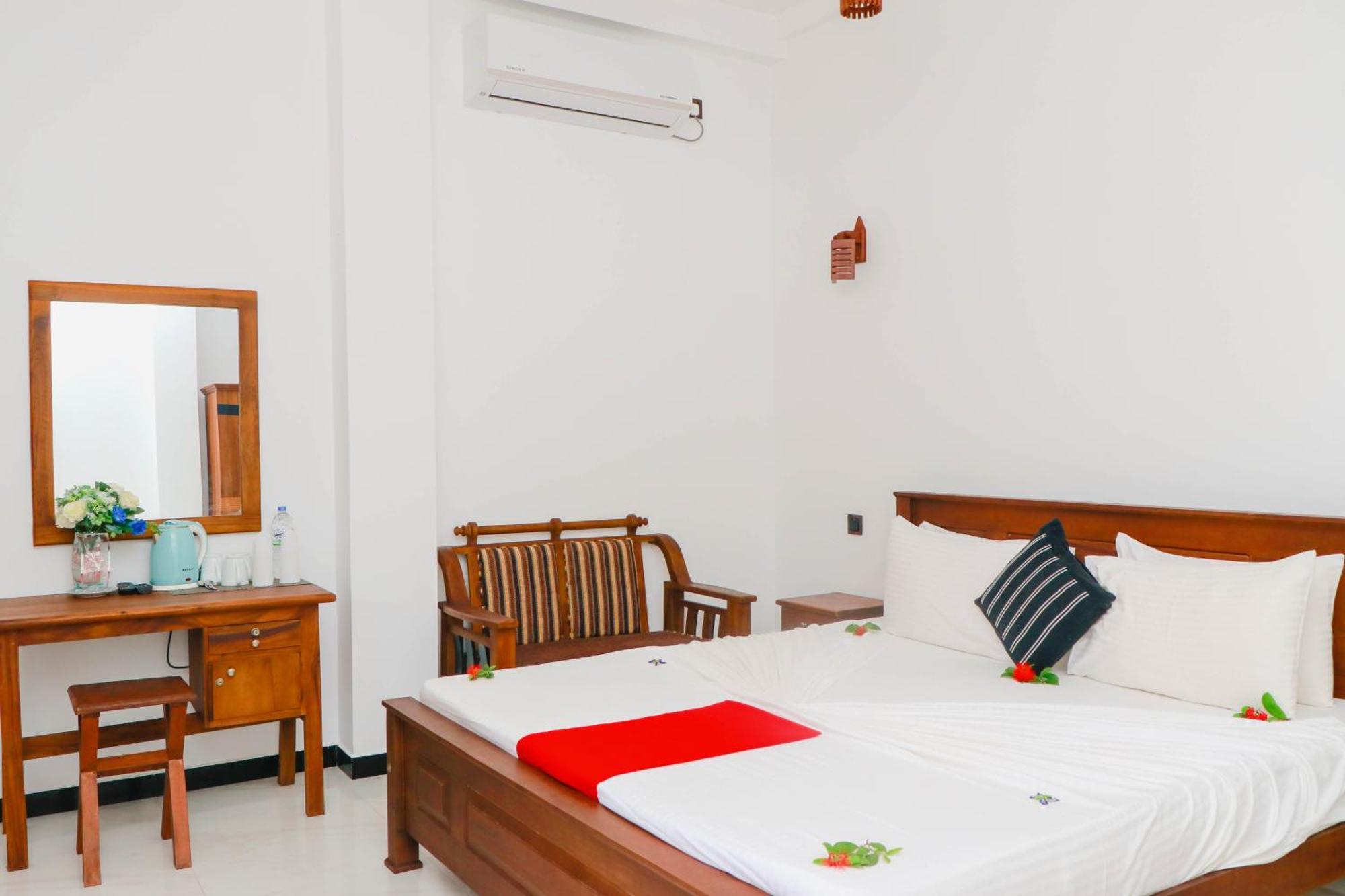 Dk Zur Einkenr Hotel Ахангама Экстерьер фото